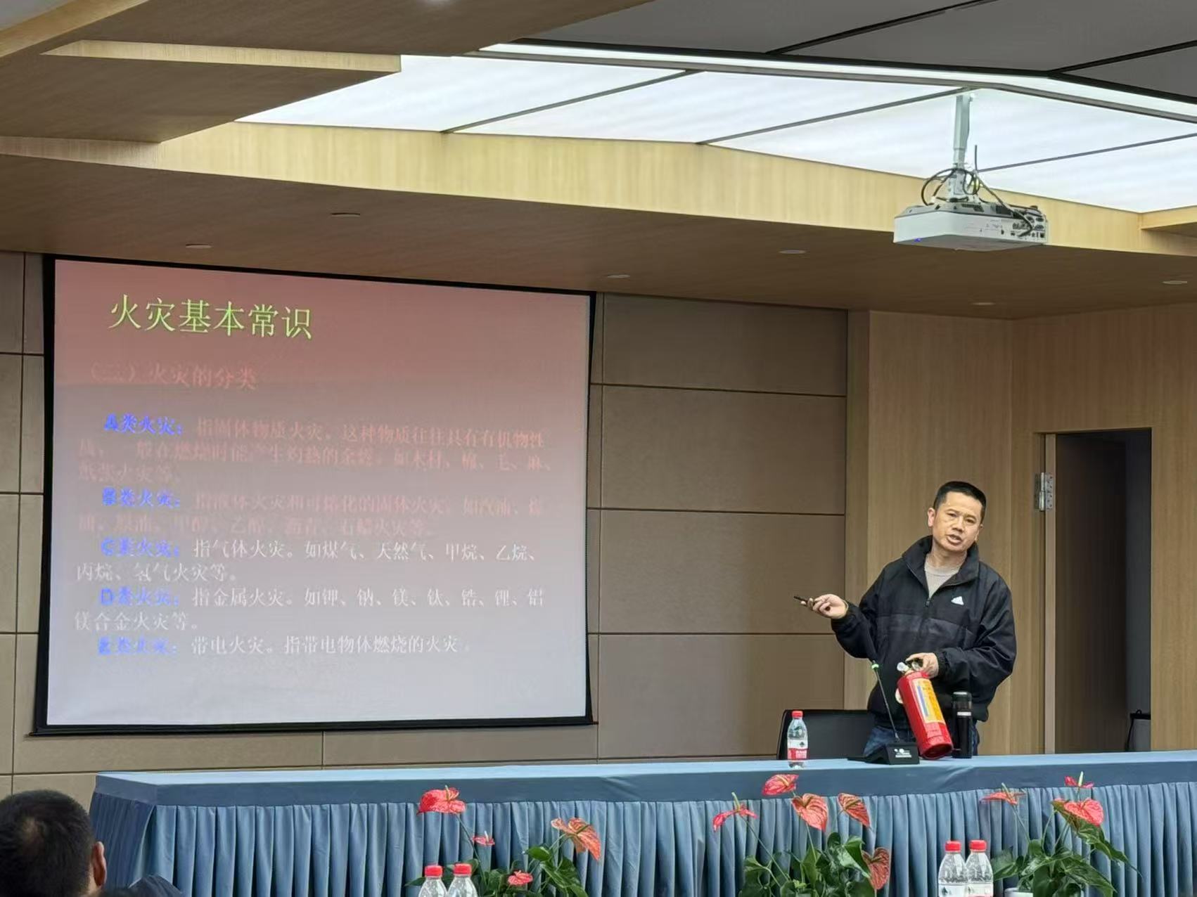 消防培訓進市場 共同打造“防火墻”