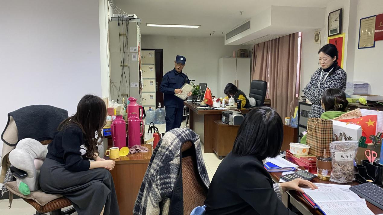 錢江商城開展消防知識(shí)培訓(xùn)演練共筑安全“防火墻”