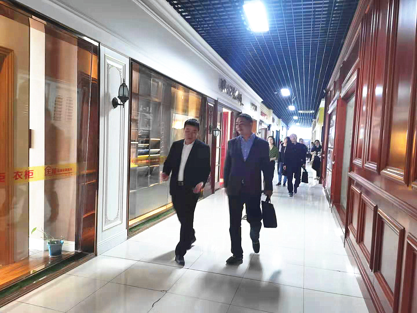 建華市場參加全市職工隊伍情況調(diào)研指導(dǎo)座談會