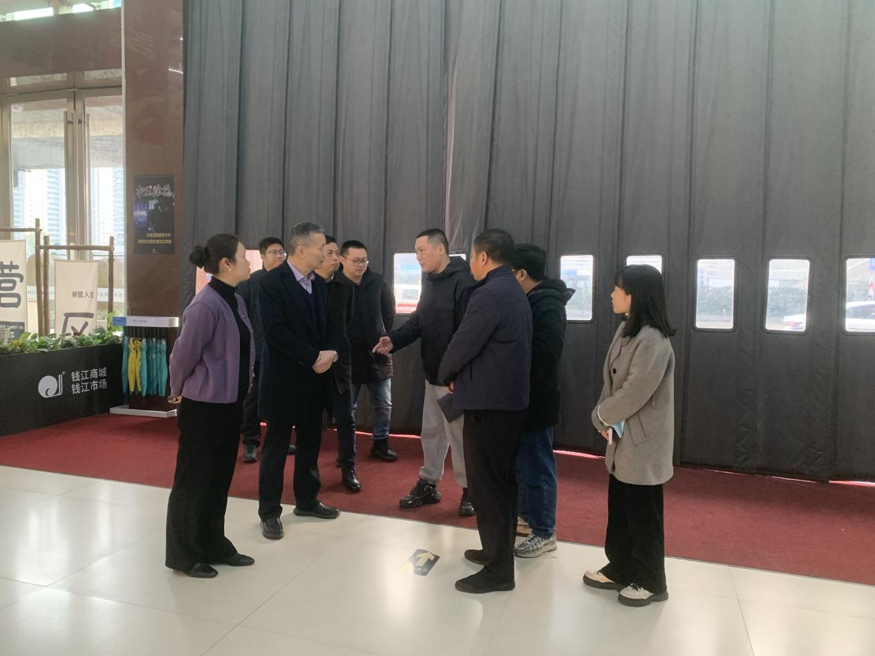 拱墅區應急管理局一行走訪錢江商城開展專業市場消防安全調研工作