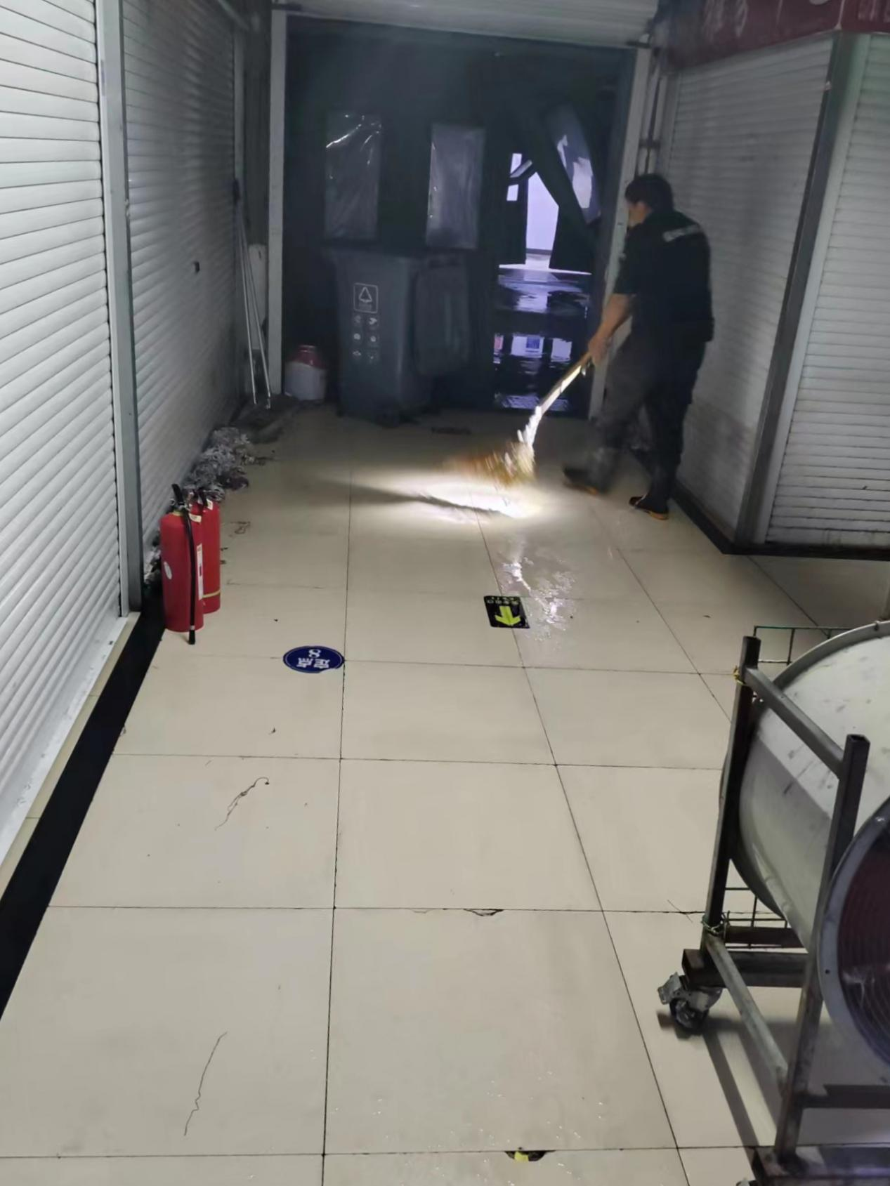 迎戰(zhàn)暴雨，錢江商城打好排水防汛攻堅戰(zhàn)