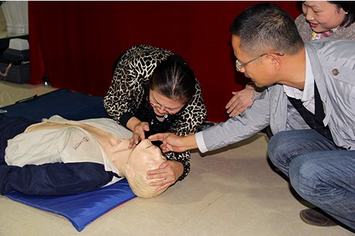 20131024建華文創園黨支部舉辦應急救護知識培訓 (3).jpg